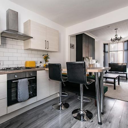 2 Bed House Close To Liverpool & Everton Stadiums Eksteriør billede